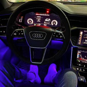 裸替美女裸奶头户外视频
