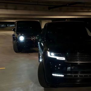 裸替美女裸奶头户外视频
