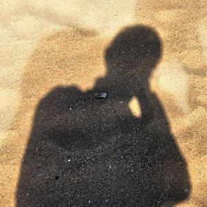 裸替美女裸奶头户外视频
